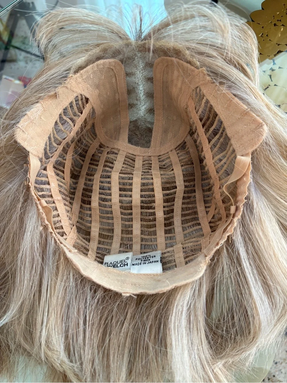 RAQUEL WELCH Heat Friendly Blonde, BISCUIT, BOB cut Wig! Center mono part. Bangs